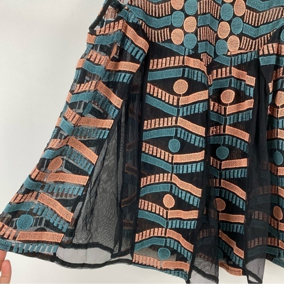 Anthropologie Akemi + Kin Kalila Sheer Pleated Embroidered Pattered Tank Size XS - Picture 3 of 12